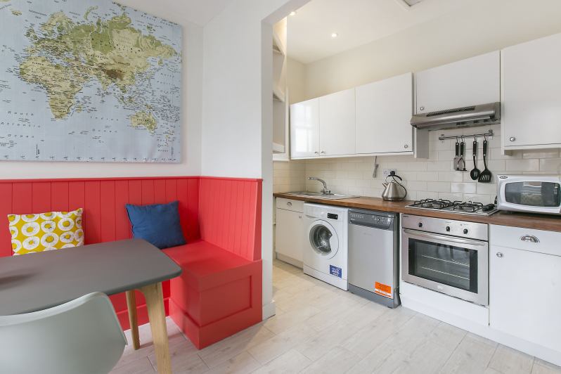 Room Links Road in Greater London