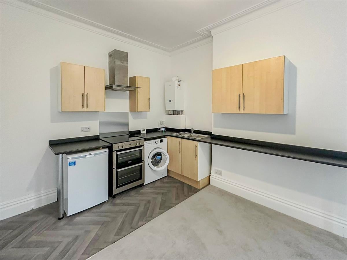 Flat Clapham Road in Bedford