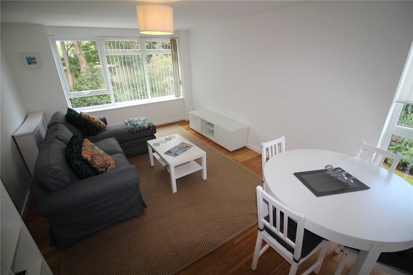 Flat Canford Court in Reading