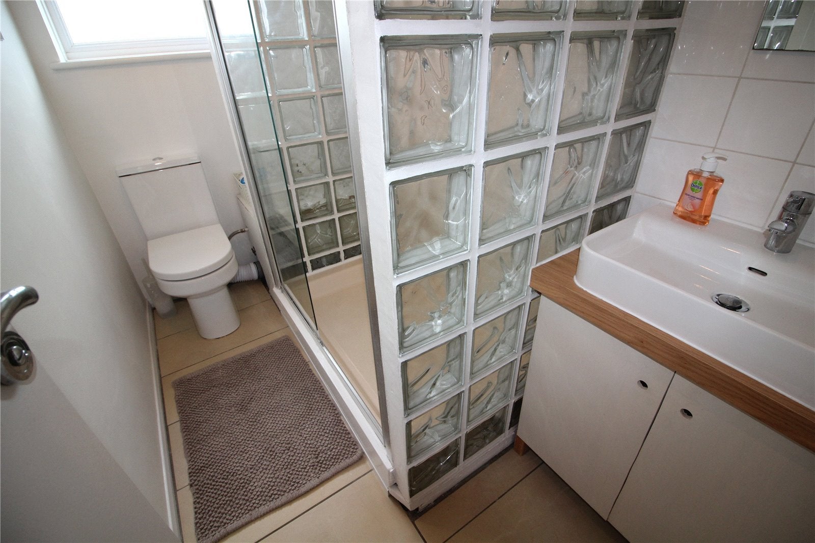 Flat Canford Court in Reading