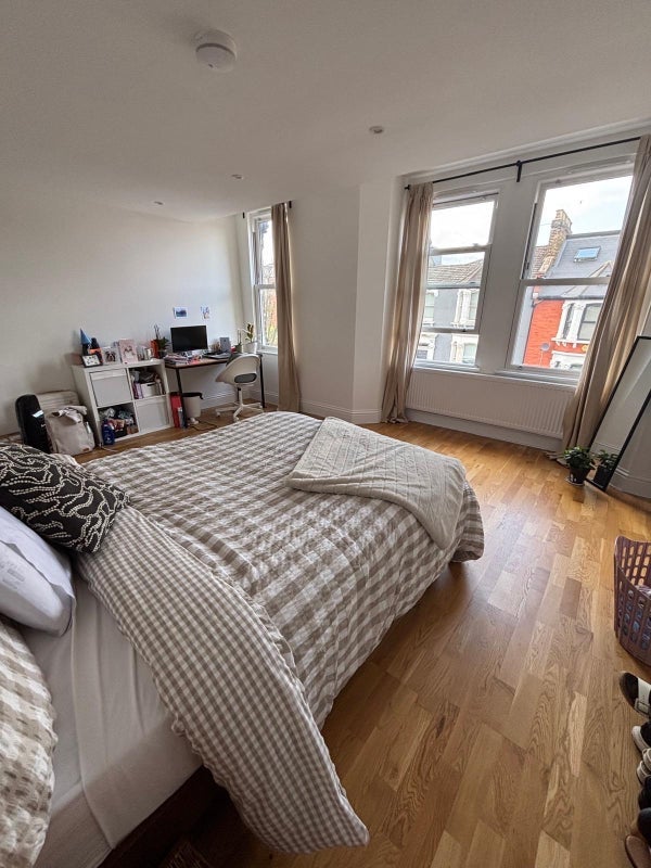 Room Brockley Way in Greater London