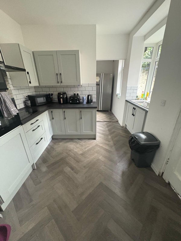Room Rochdale Road East in Heywood
