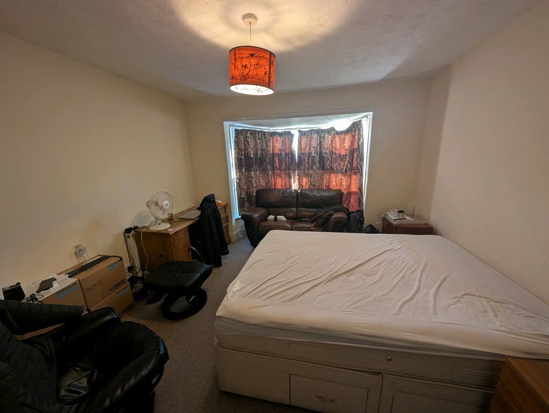 Room East Park in Crawley