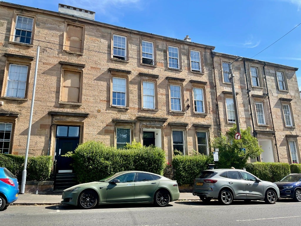 Flat Gibson Street in Glasgow