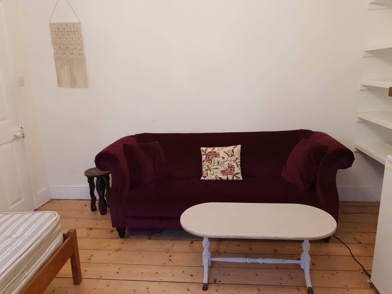 Room Dunkerry Road in Bristol