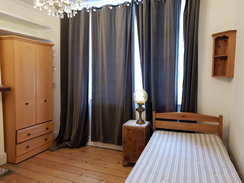Room Dunkerry Road in Bristol