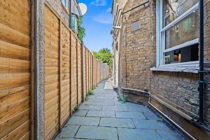 House Forest Lane in Greater London