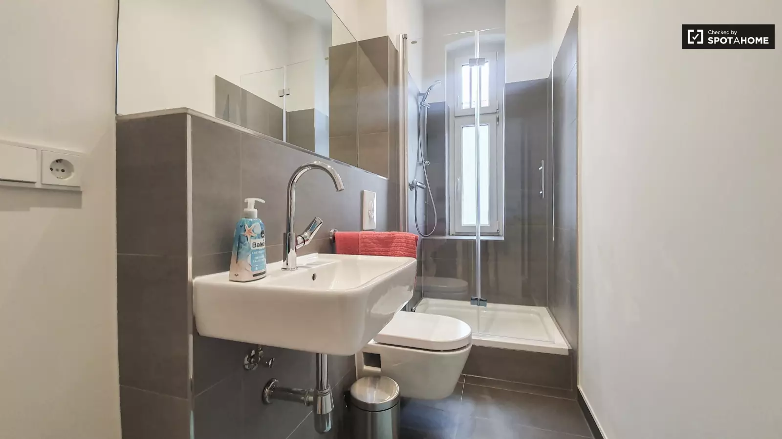 Wohnung Petersburger Straße in Berlin