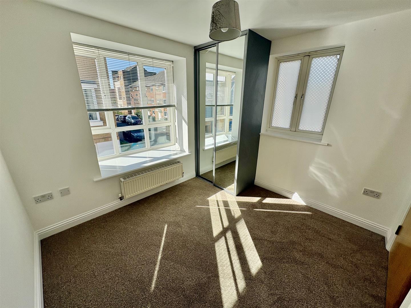 Flat Felthambrook Way in London