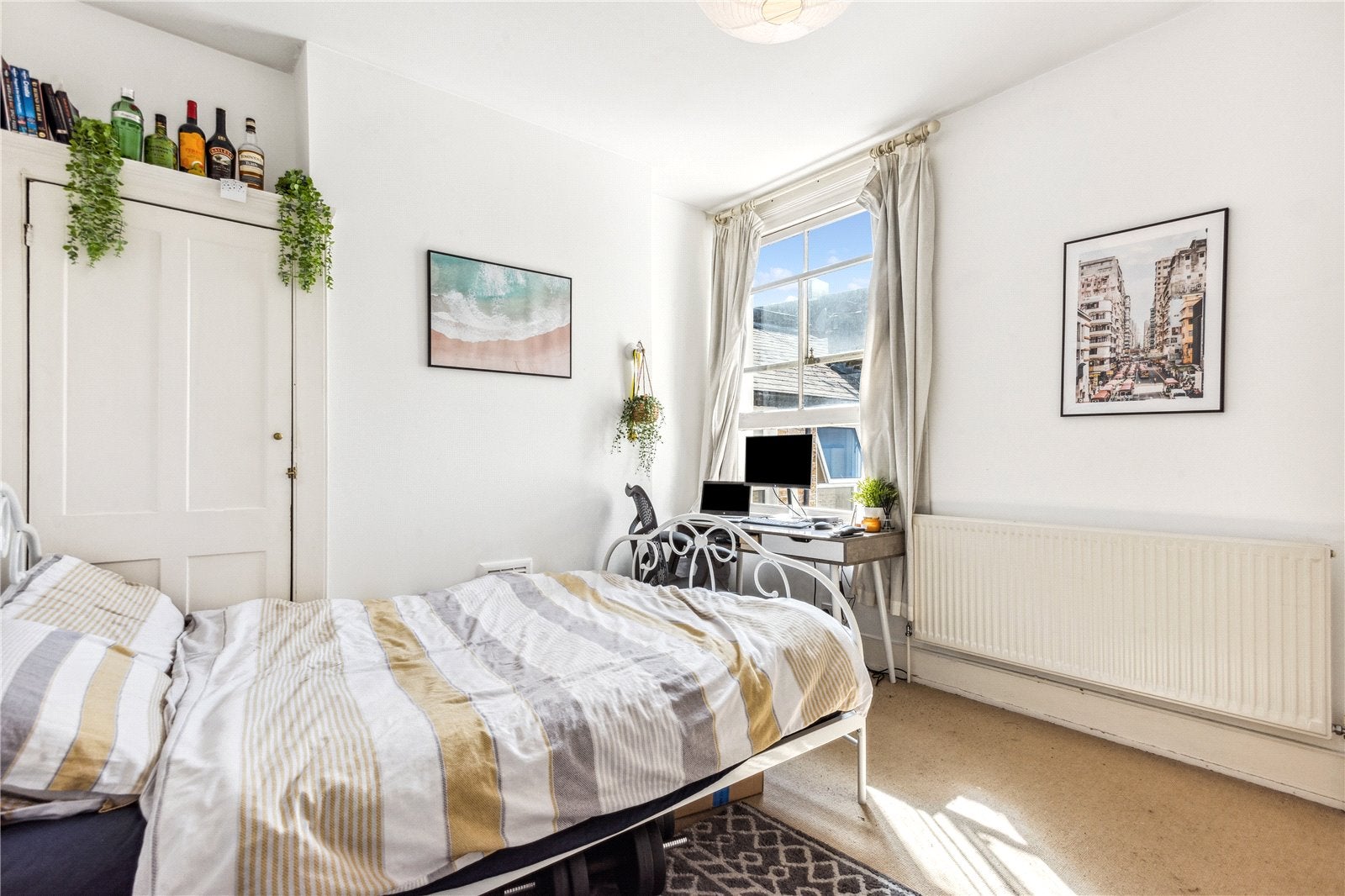 Flat Lynn Road in Greater London