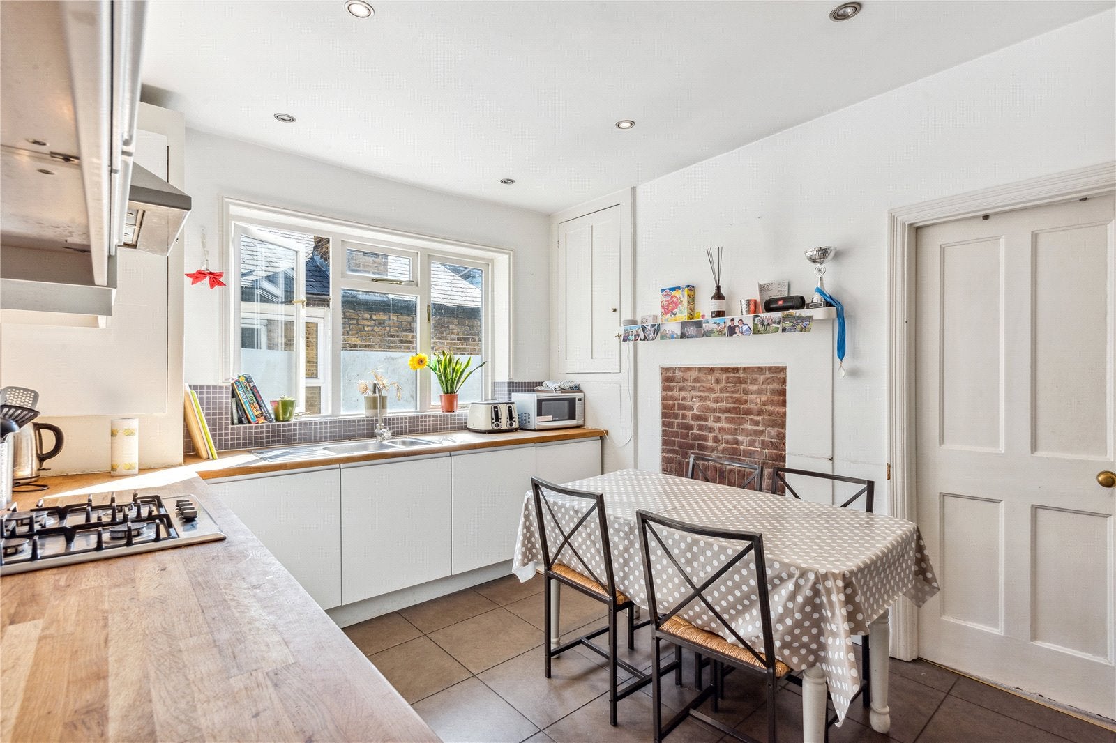 Flat Lynn Road in Greater London