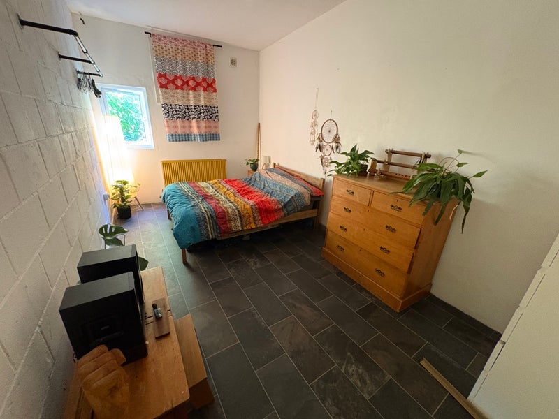 Room Hermitage Road in Greater London