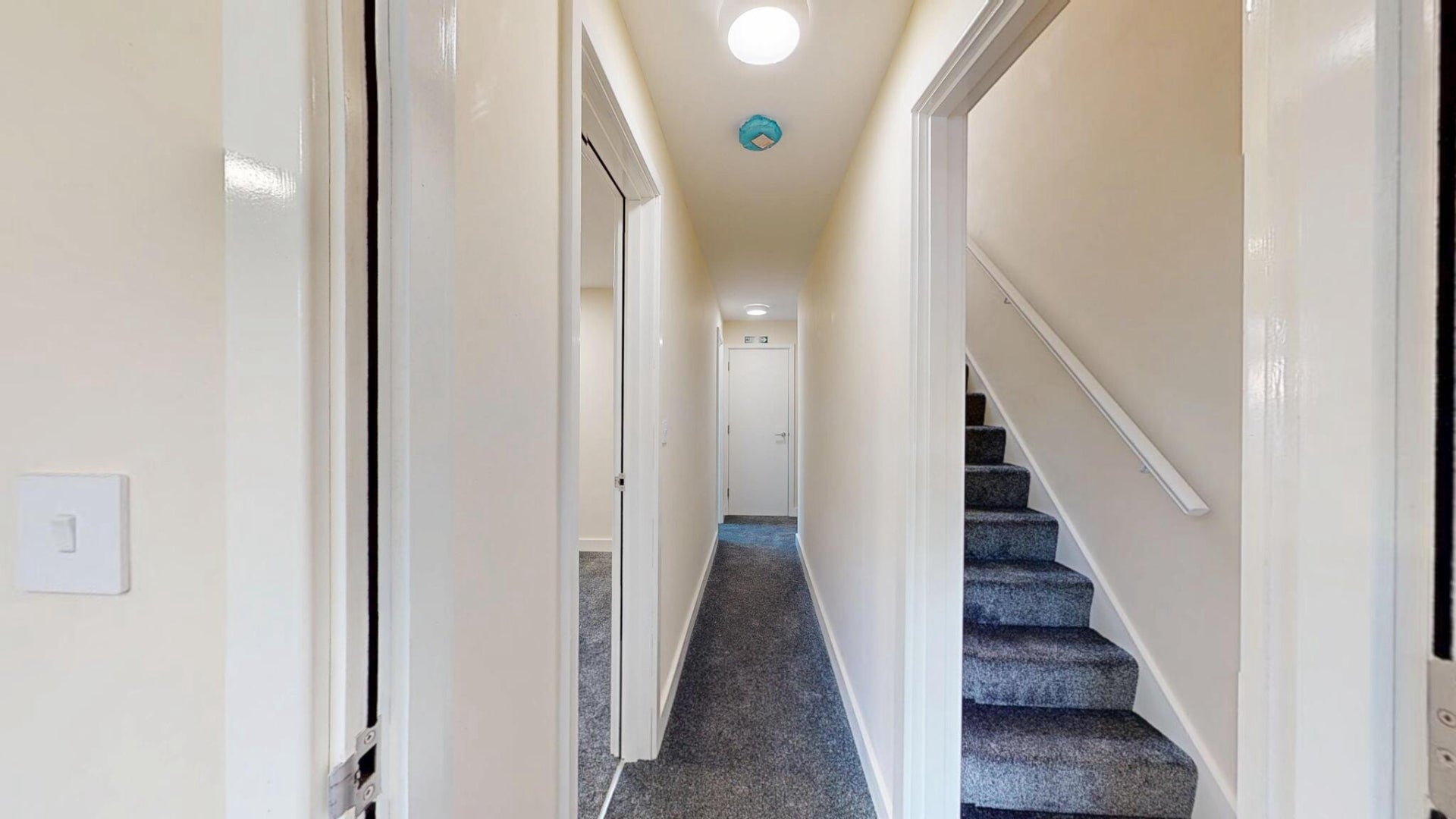 Flat Coronation Road in Greater London