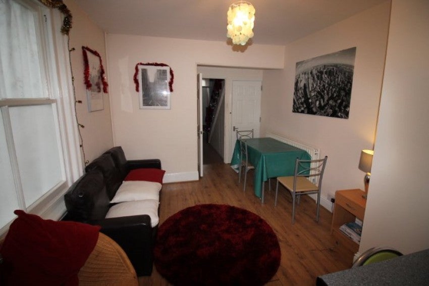 Room Pinhoe Road in Exeter