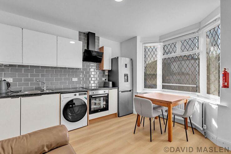 Room Dewe Road in Brighton