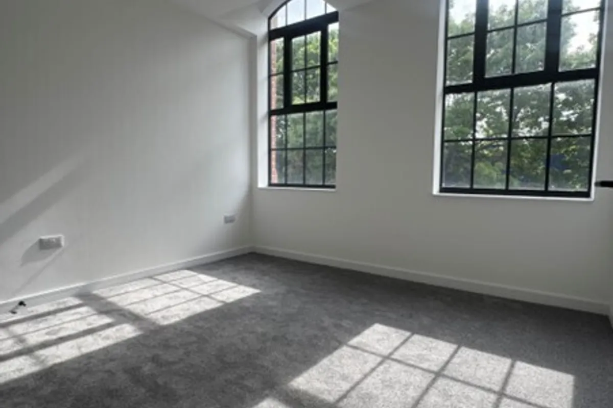 Flat Huxley Close in Derby