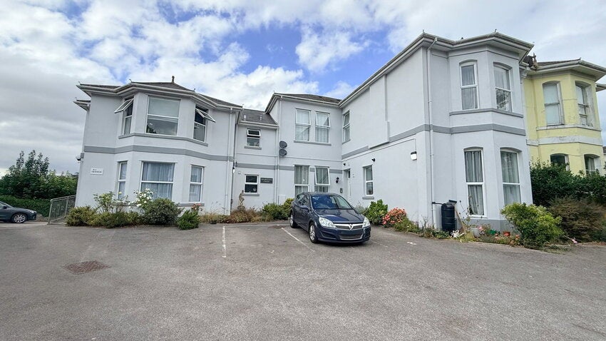 Flat Thurlow Road in Torquay