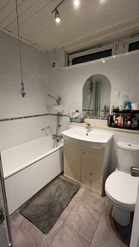 Room Cheval Street in Greater London