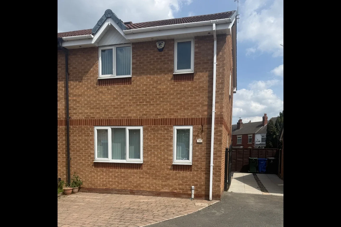 House Springwell Gardens in Doncaster
