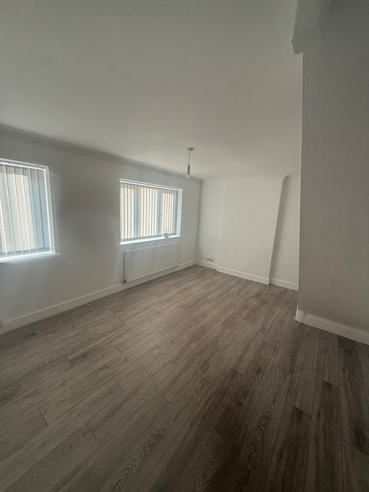 House Springwell Gardens in Doncaster