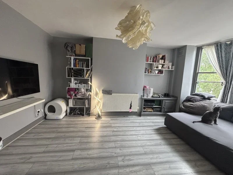 Flat Petherton Road in Greater London