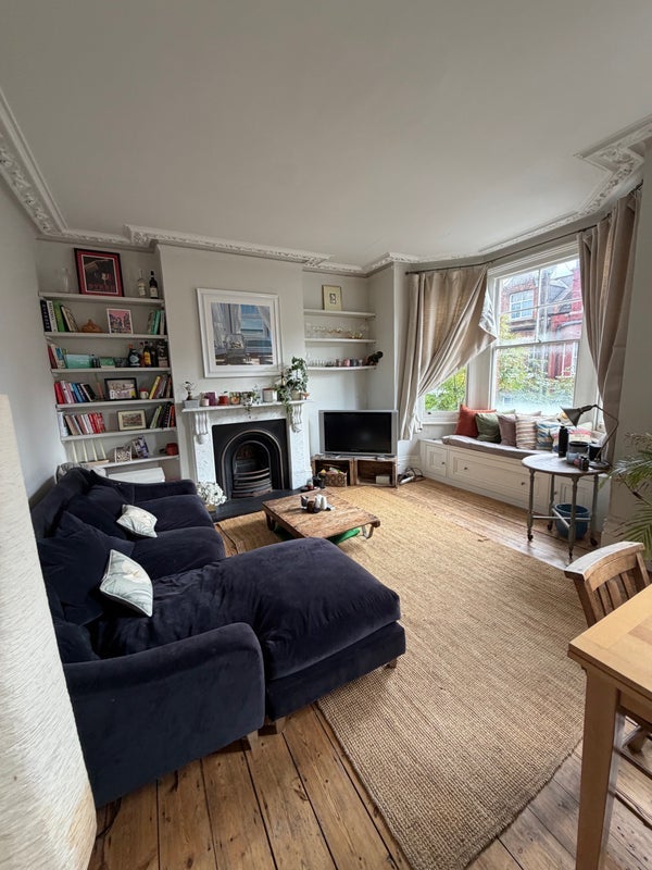 Flat Endymion Road in Greater London