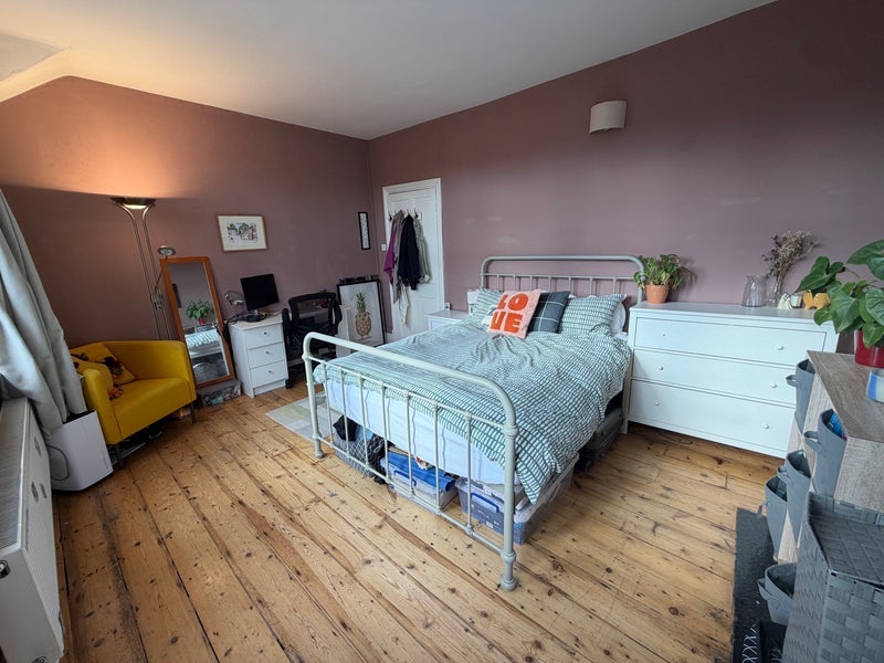 Flat Endymion Road in Greater London