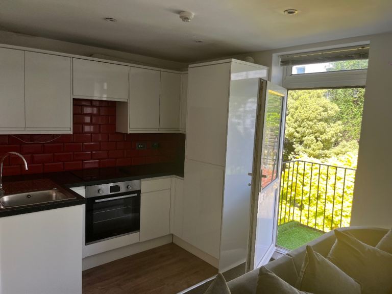Flat Kensal Road in Bristol