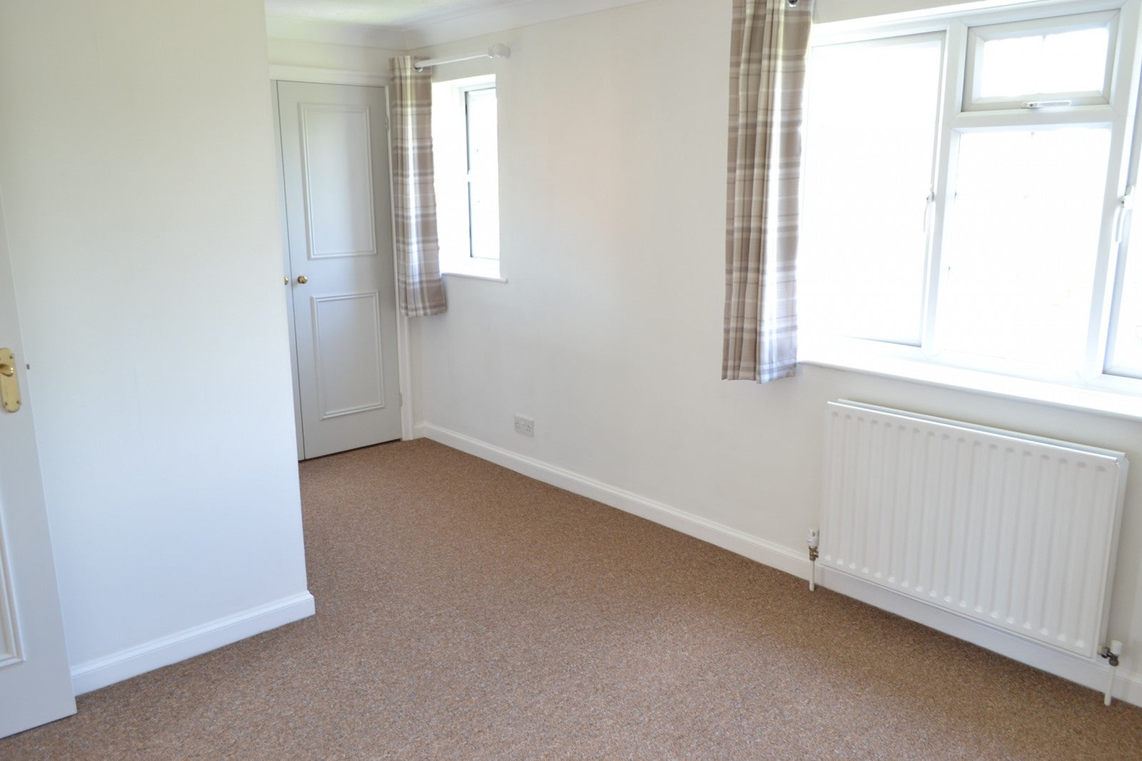 Flat Pagham Close in Chichester