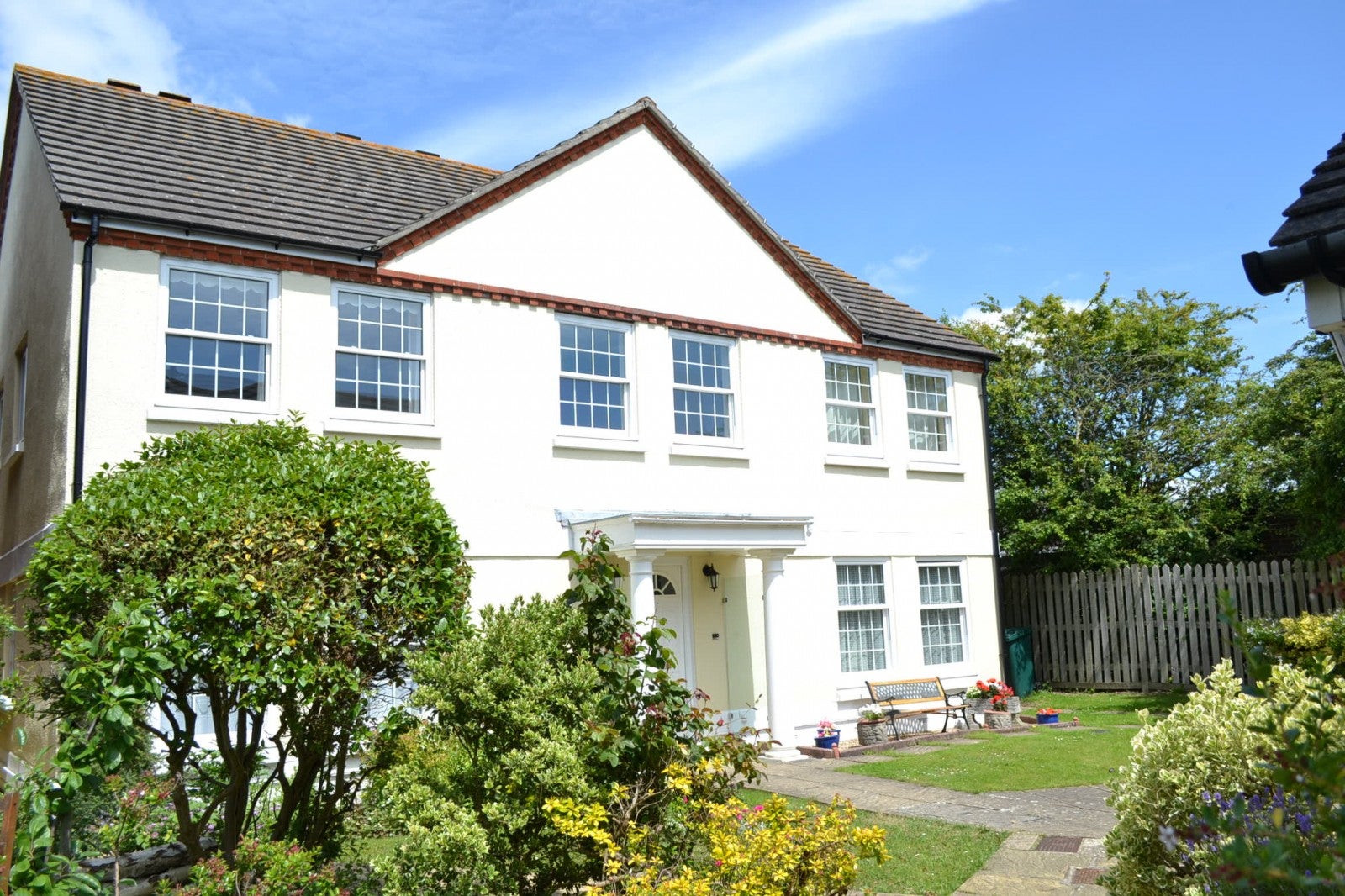 Flat Pagham Close in Chichester