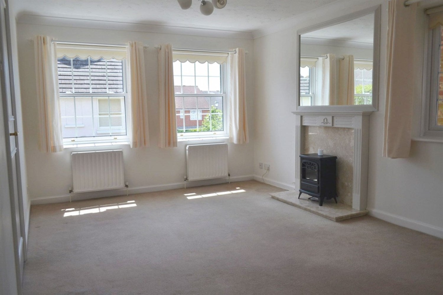Flat Pagham Close in Chichester