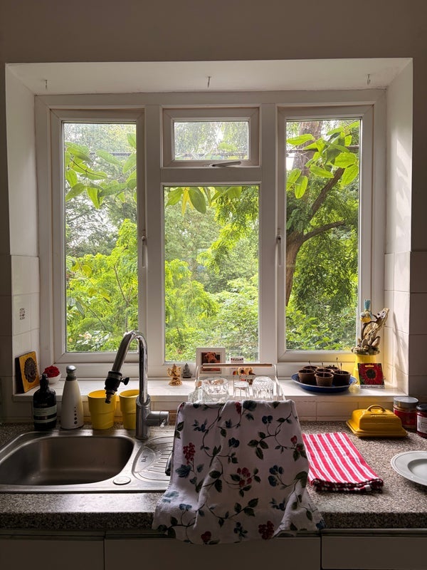 Room Beaconsfield Close in Greater London