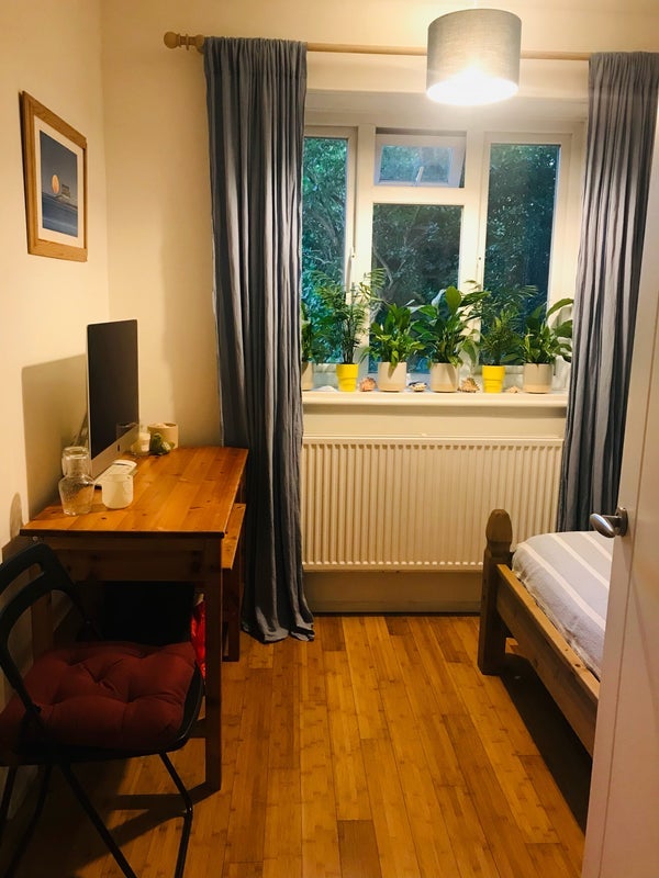 Room Beaconsfield Close in Greater London