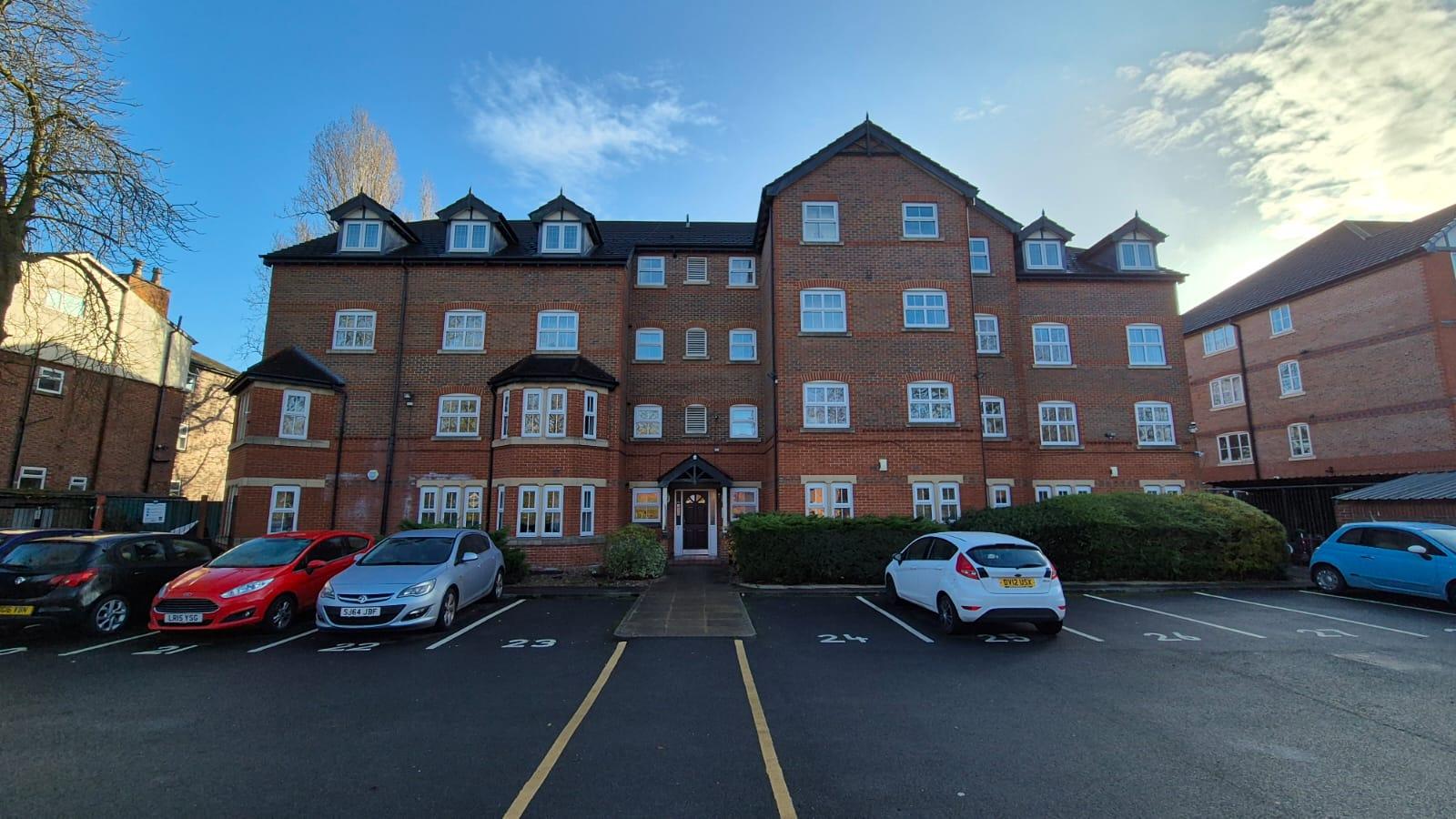 Flat Wilmslow Road in Manchester