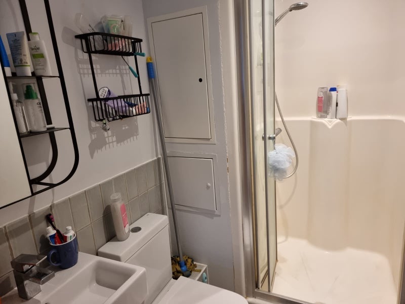 Room Courland Grove in Greater London