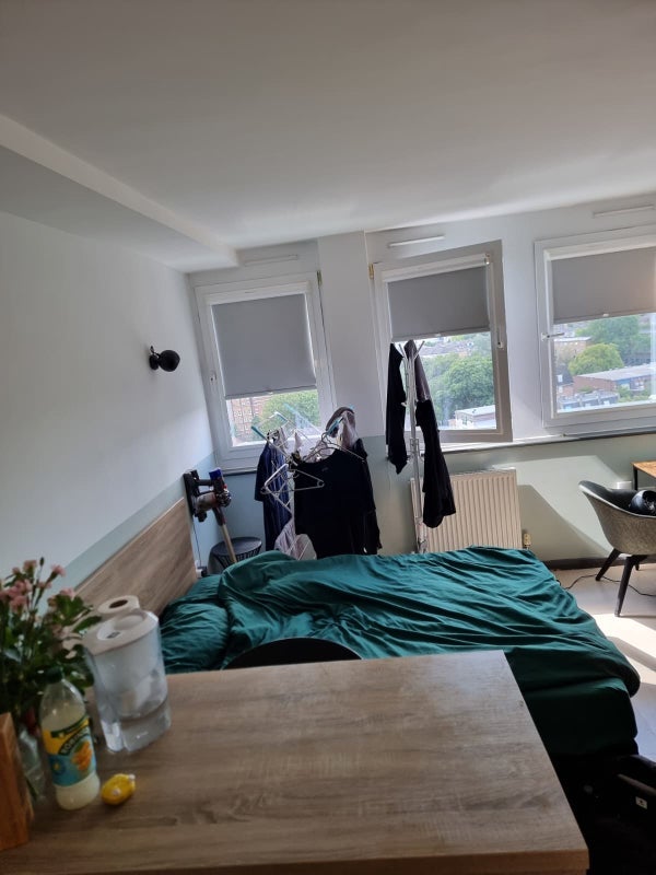 Room Courland Grove in Greater London
