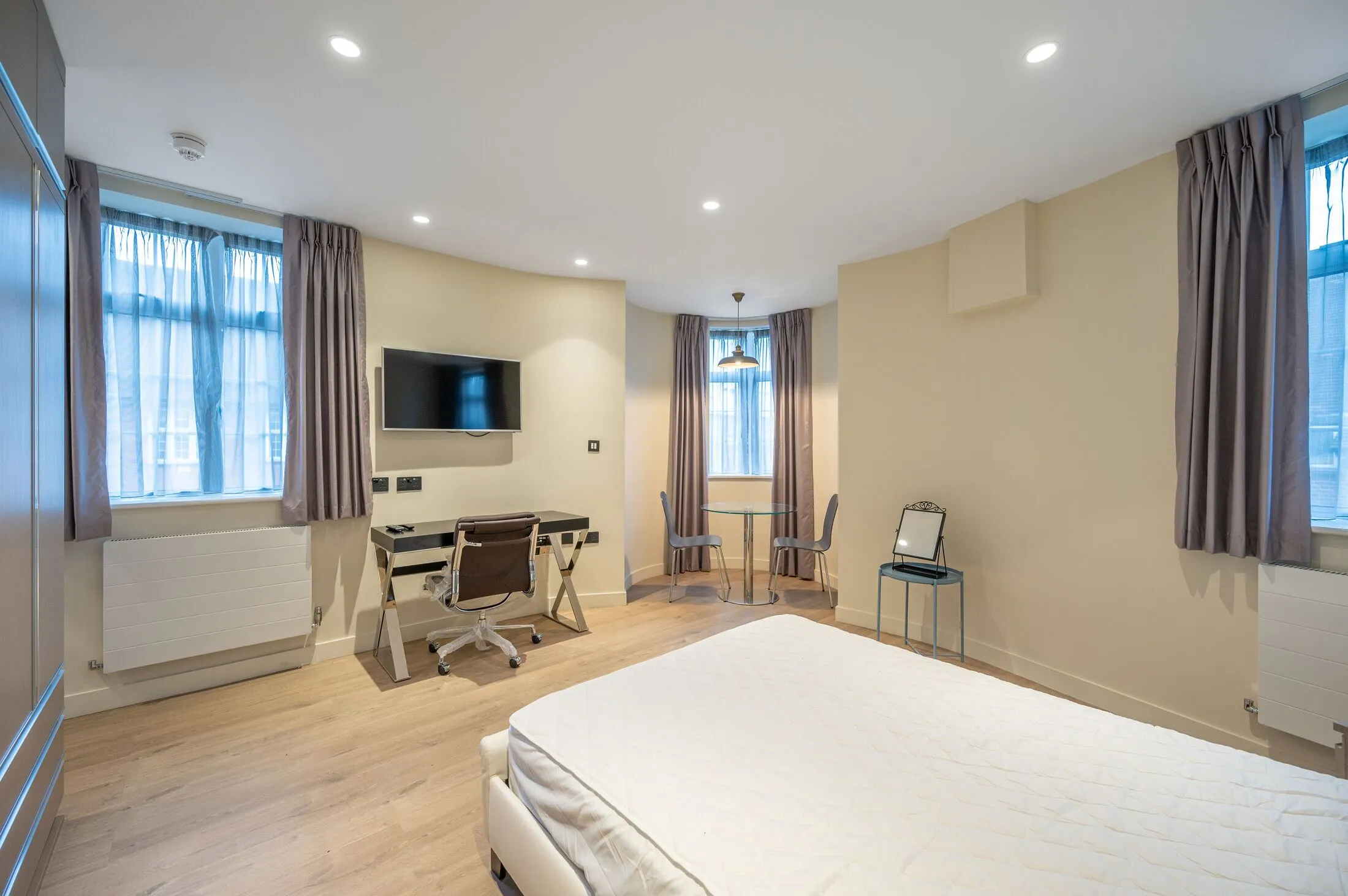 Flat Lodge Road in Greater London