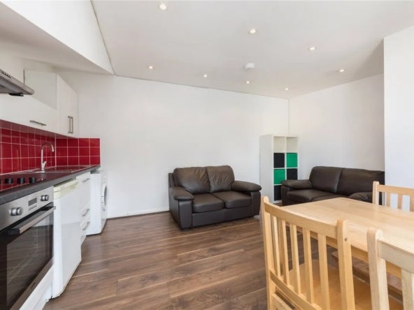 Flat Lawford's Wharf in Greater London