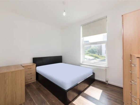 Flat Lawford's Wharf in Greater London