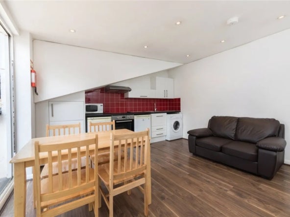 Flat Lawford's Wharf in Greater London