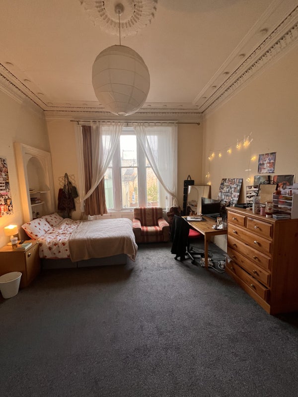 Room Gibson Street in Glasgow