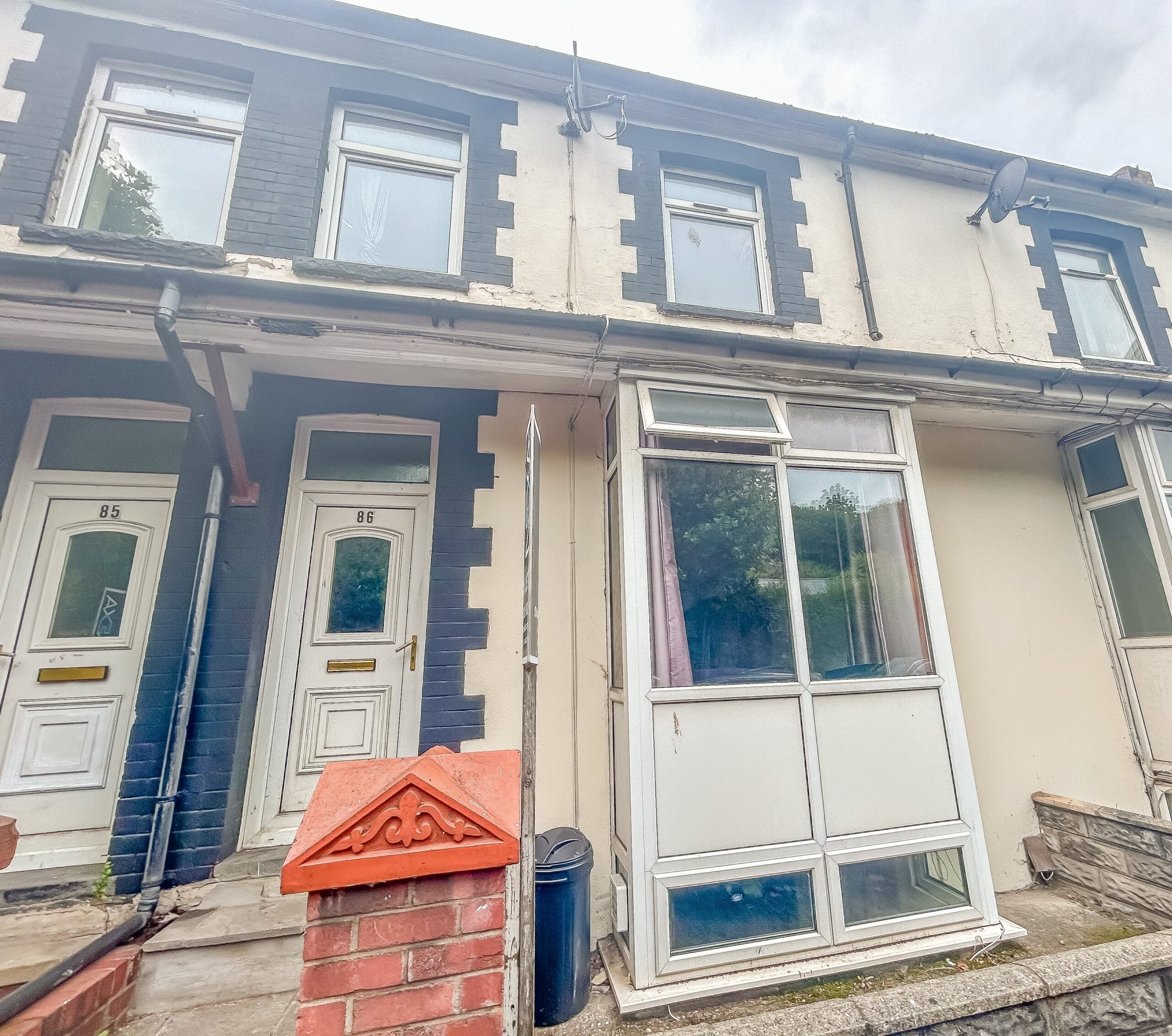 Flat Broadway in Pontypridd