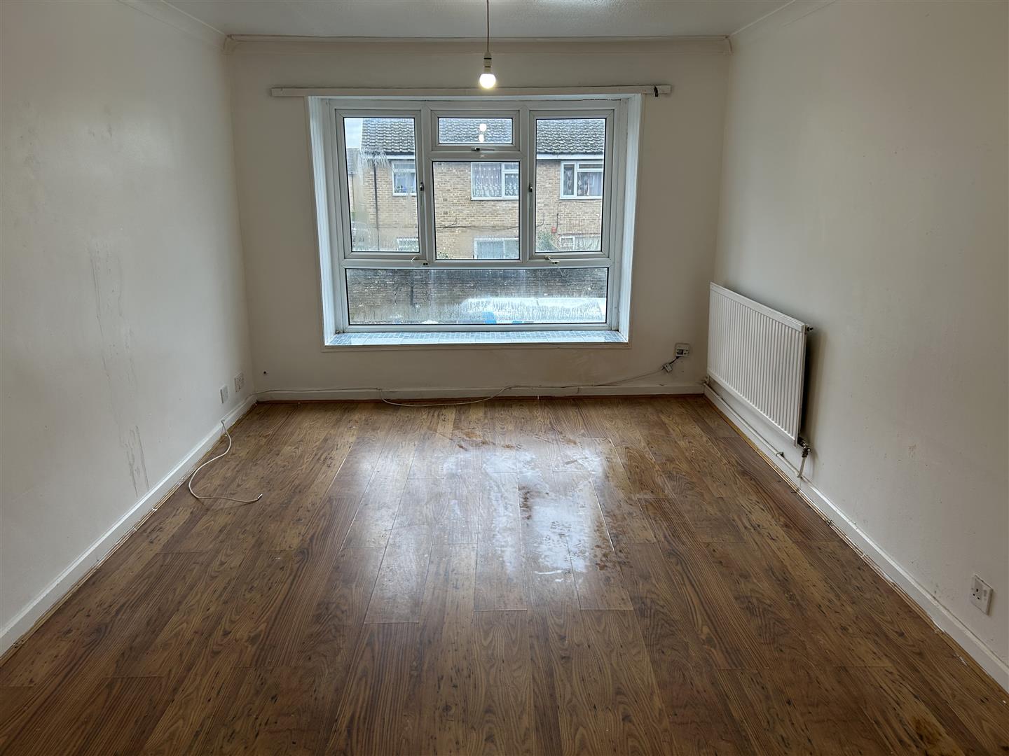 Flat Angel Lane in Greater London