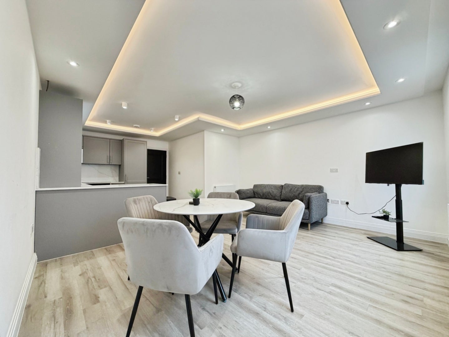 Flat Uxbridge Road in Greater London