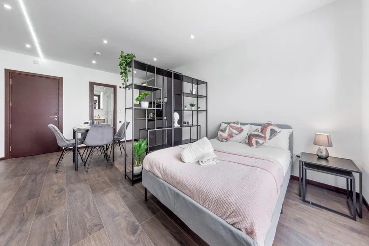 Room Woodstock Road in Greater London