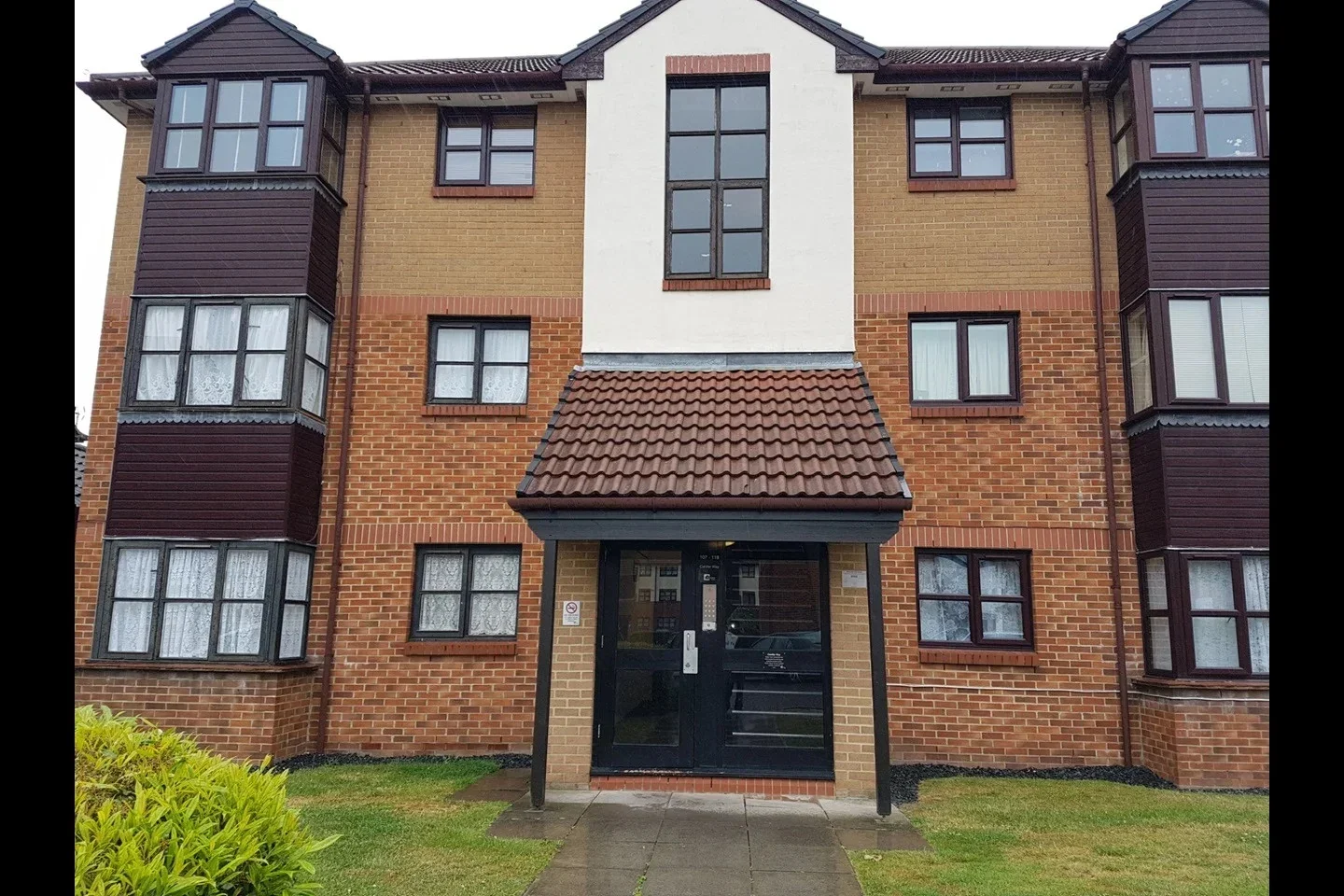 Flat Conifer Way in Greater London