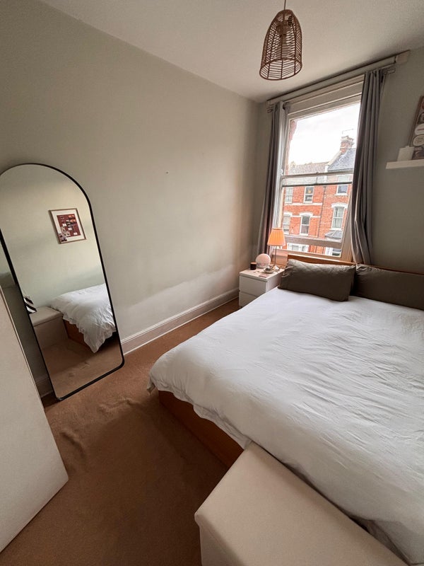 Room Blythwood Road in Greater London