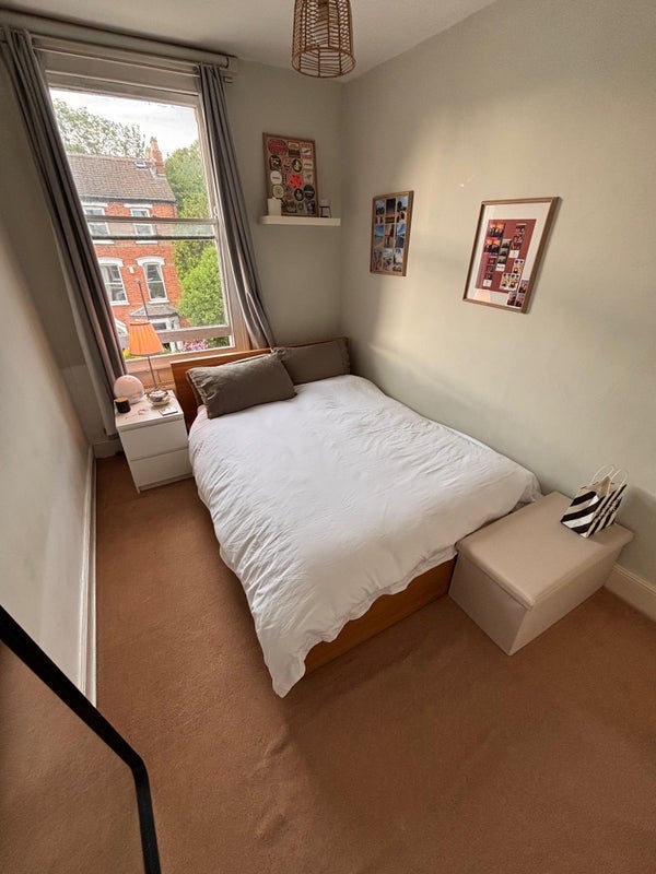 Room Blythwood Road in Greater London