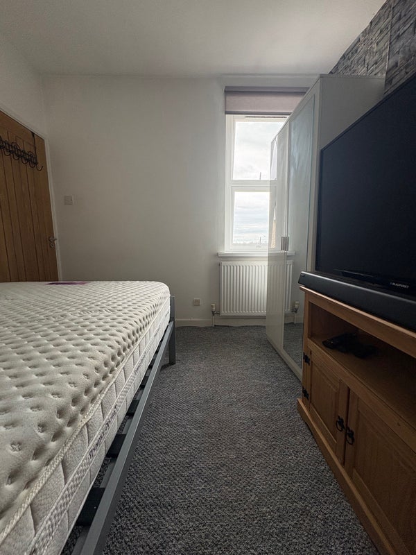 Room Kingston Road in Ipswich