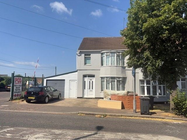 House Dallow Road in Luton